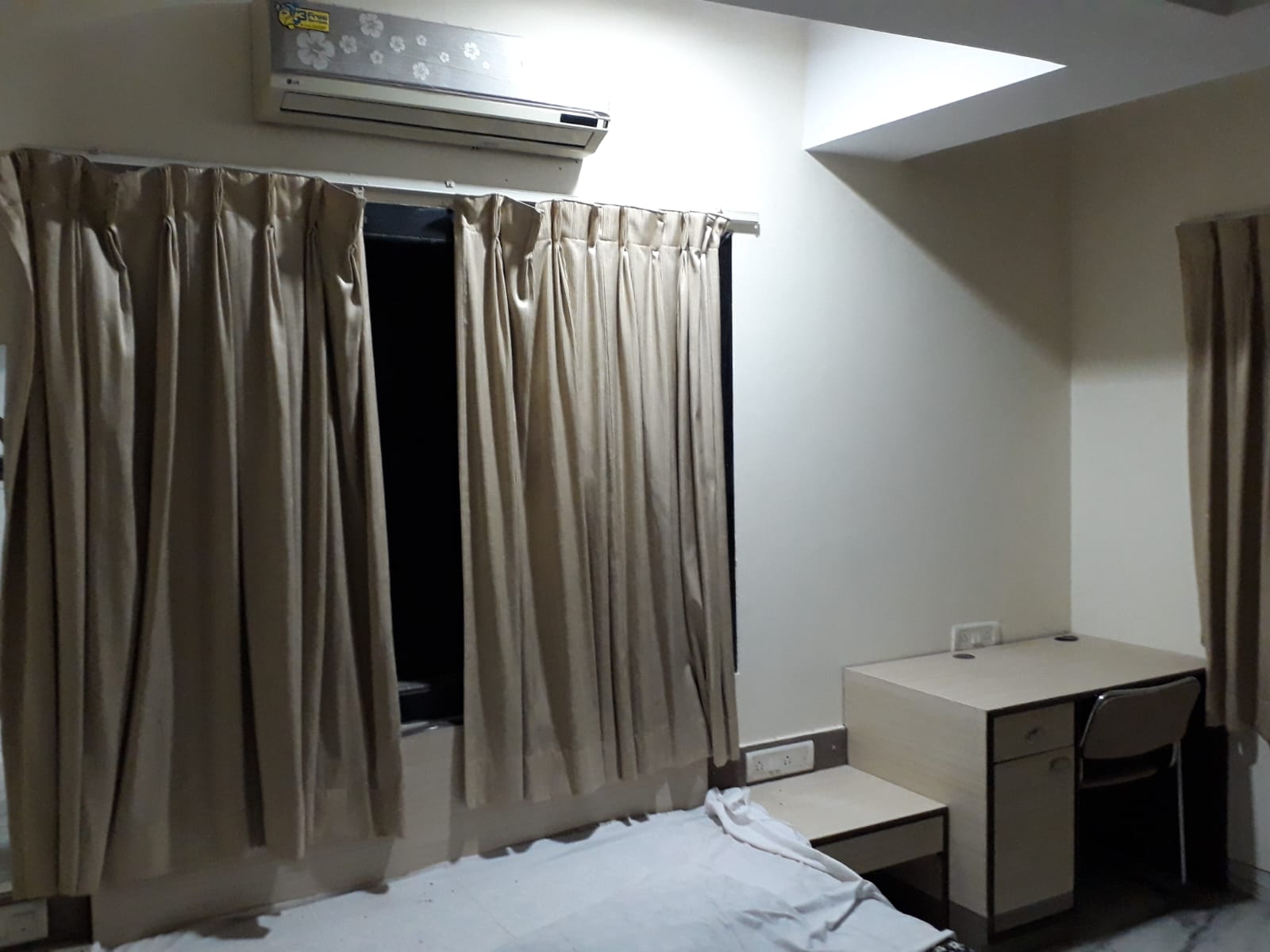 2 BHK Semi Furnished in Tulsi Mahal , Khar West